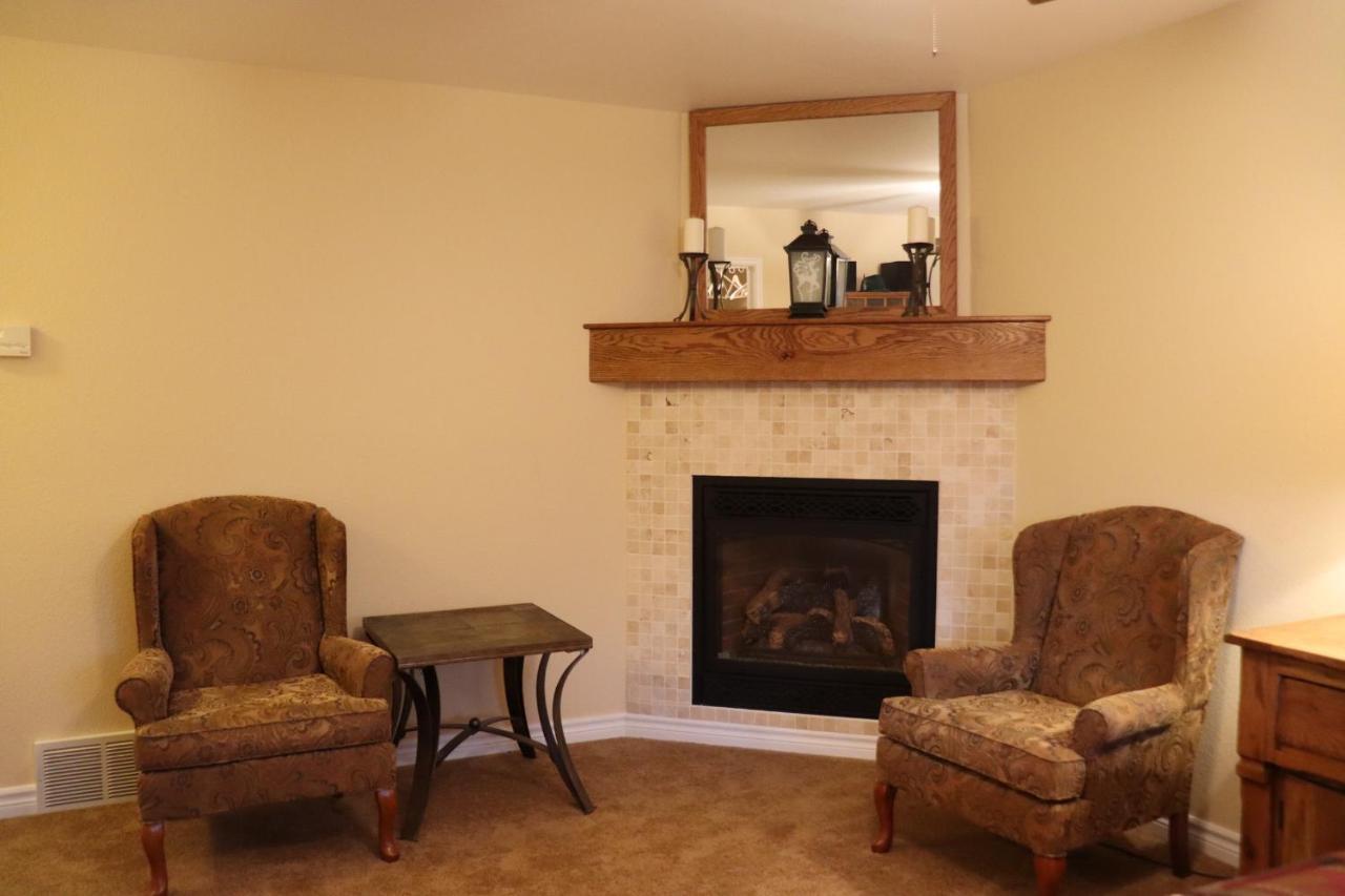 Glacier National Park Getaway - Oakmont Retreat Columbia Falls Bagian luar foto